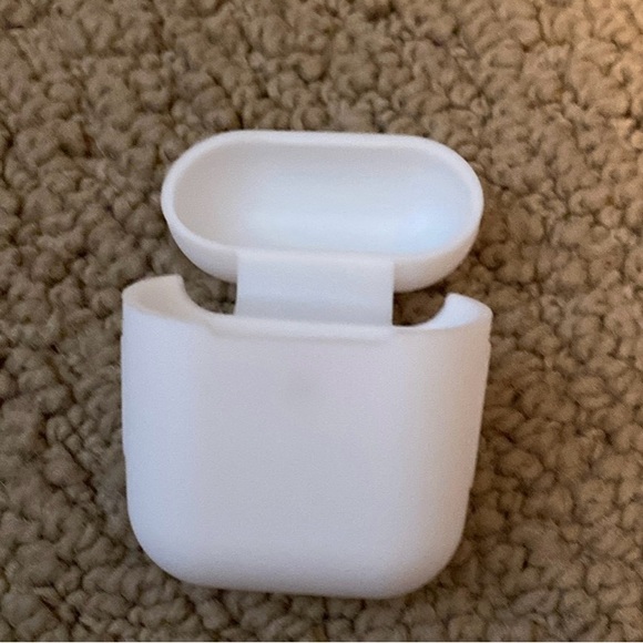 Black Wireless Earbuds Case - Picture 3 of 3